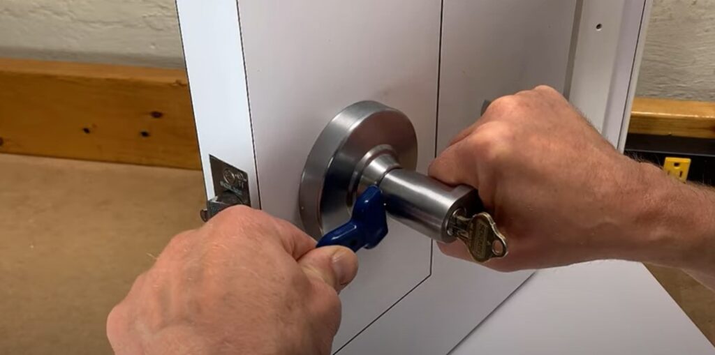 How to Remove Lever Door Handle Schlage? Easy DIY Guide!